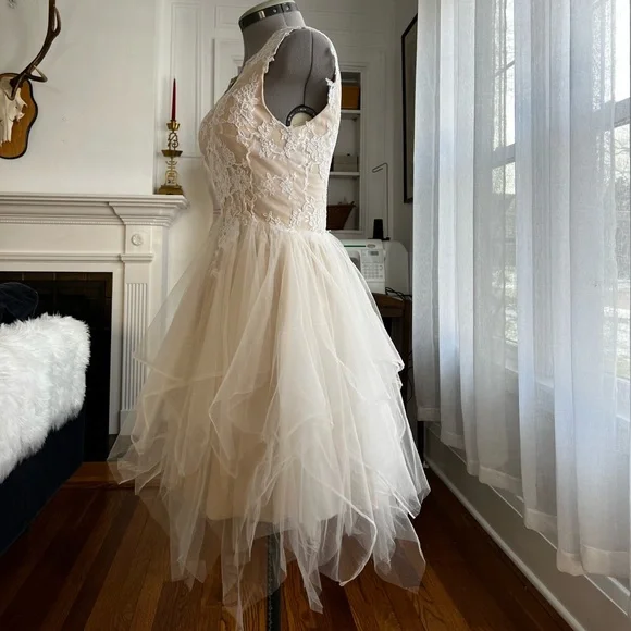 Handmade wedding dress, perfect for your fall wedding. Size XS, ready to ship - Picture 3 of 3